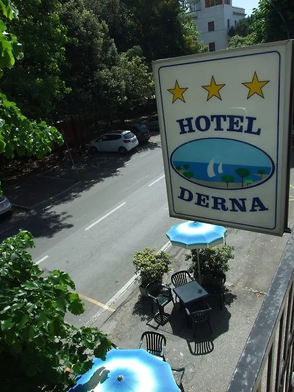 Hotel Derna Viareggio 3*,