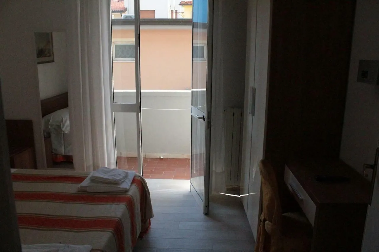 Hotel Derna Viareggio