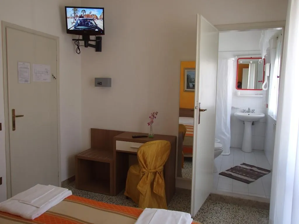 Hotel Derna Viareggio