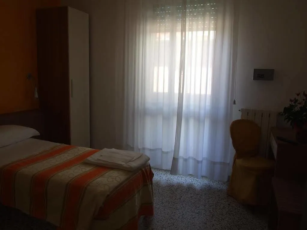 Hotel Derna Viareggio