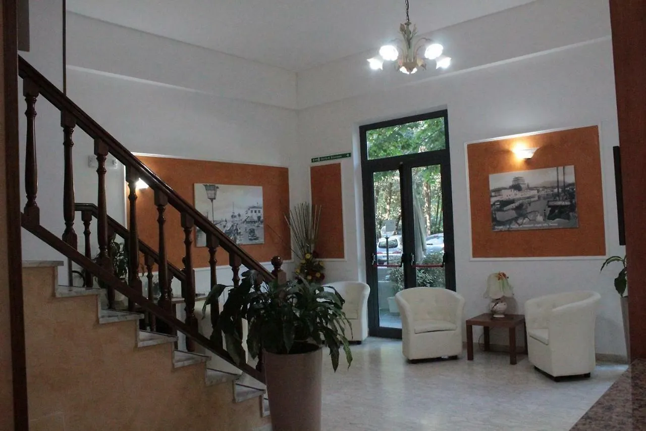 Hotel Derna Viareggio