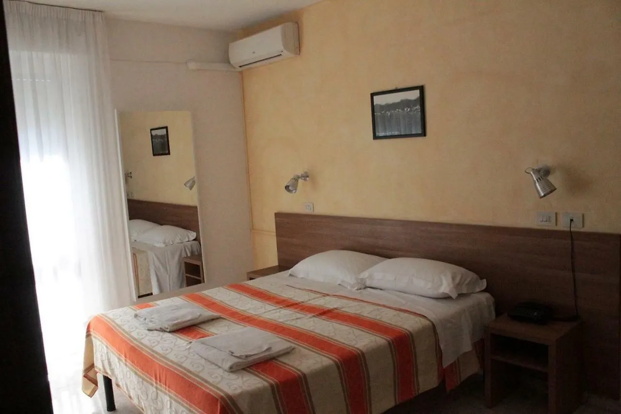 Hotel Derna Viareggio